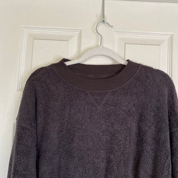 AERIE Chilled Out Split Hem Teddy Soft Sweatshirt Size Small Brown Fleece - Picture 3 of 9